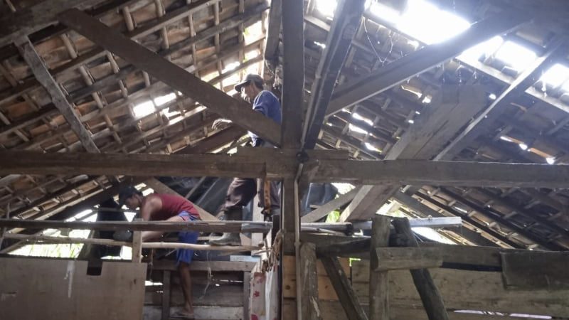 Duar! Rumah Warga Sidoharjo Dihajar Petir, Penghuni Luka di Pelipis 1 IMG 20220621 190751