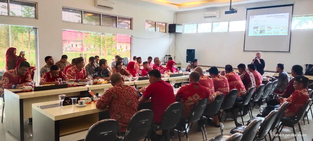 KPK Monev dan Beri Bimtek Pengendalian Gratifikasi dan Pengawasan Pelayanan Publik 2 81a4a012c3eb5690f4667b9f7ab2ef18871d665d3613494fecd305796ce27e21.0