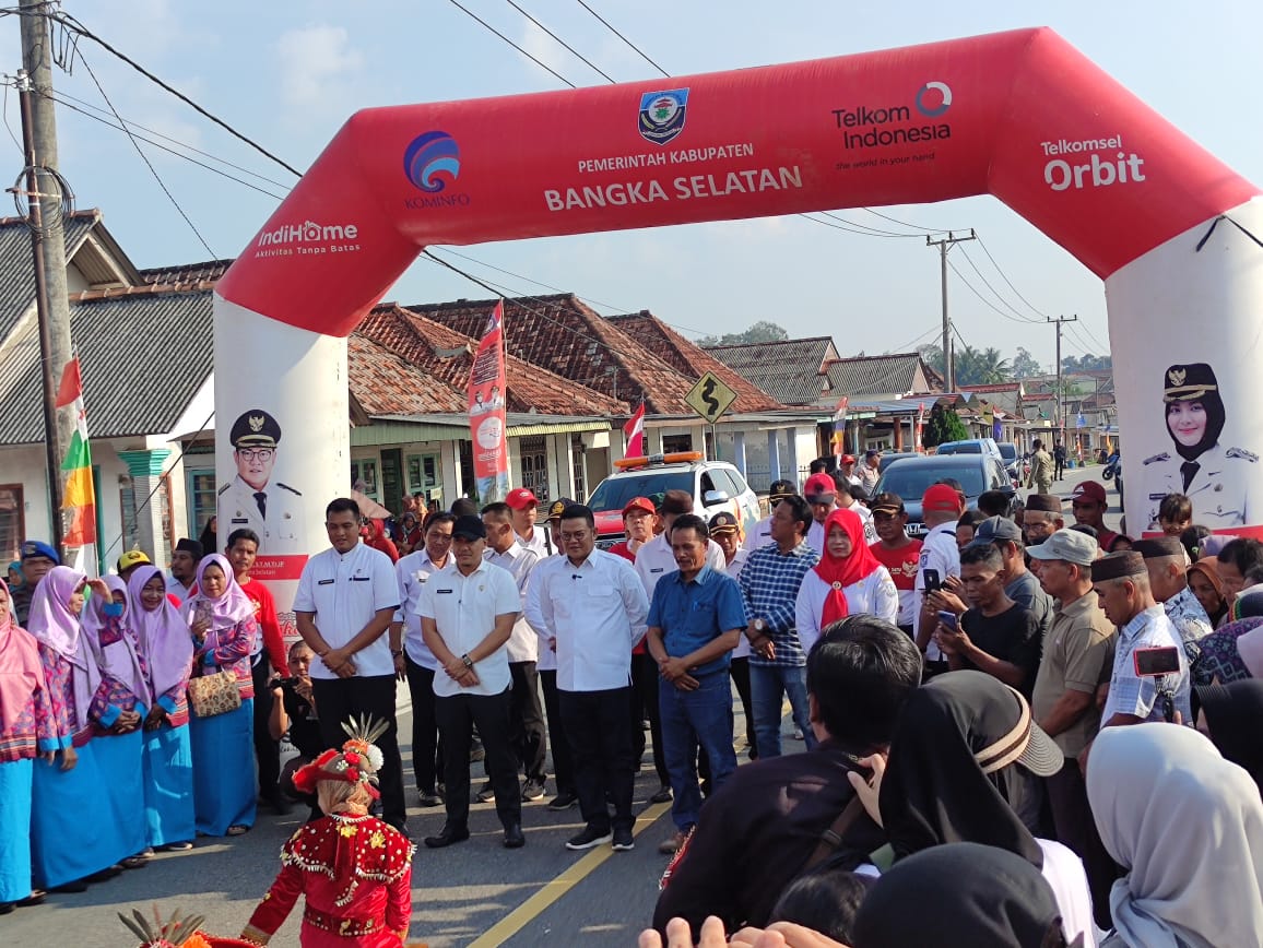 Program AIK BAKUNG: Masyarakat Desa Jeriji Sambut Antusias Kehadiran Pemerintah 2 08ec22bbf746fd9003595f50575c0f92b945564c1eeeb63202994da19a0fee37.0
