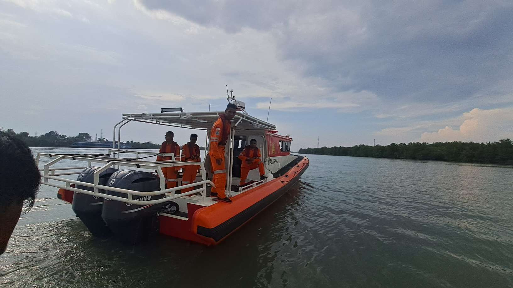 Wanita Paruh Baya Diduga Terjatuh dari Jembatan Baturusa II Merawang Bangka 2 Compress 20231217 145543 3769