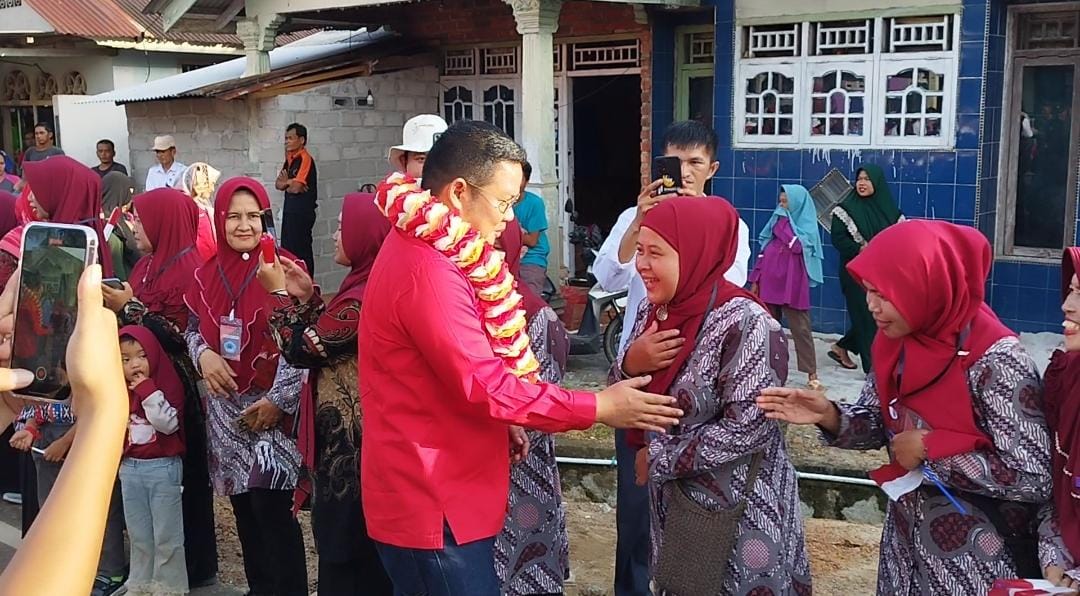 Pemkab Bangka Selatan Jemput Bola, Program AIK BAKUNG Hadir di Desa Bedengung 2 a777107c5bde28db5db348b53cd2e76b99028937593eed378a4dd83cf37a0483.0