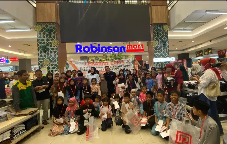 Bupati Bangka Selatan Berbagi Kebahagiaan bersama Anak Yatim Piatu 2 123