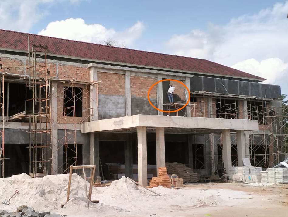 Pekerja Proyek Kantor Polsek Toboali Diduga Abaikan K3, Ini Kata PPK dan Disnakertrans 3 1000146330