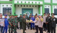 Hari Jadi TNI ke-79 di Bangka Selatan: Polres Beri Kejutan Tumpeng dan Kue Ultah 10 1000170132