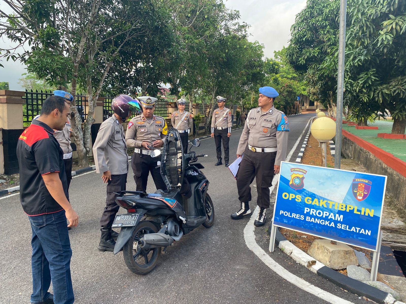 Polres Basel Tegakkan Disiplin Lalu Lintas Internal Sebelum Operasi Zebra Menumbing 2024 2 1000178726