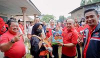 Bazar Tebus Murah Beras Premium Upaya PDI-P dan Molen Hakim Bantu Warga 8 1000208633
