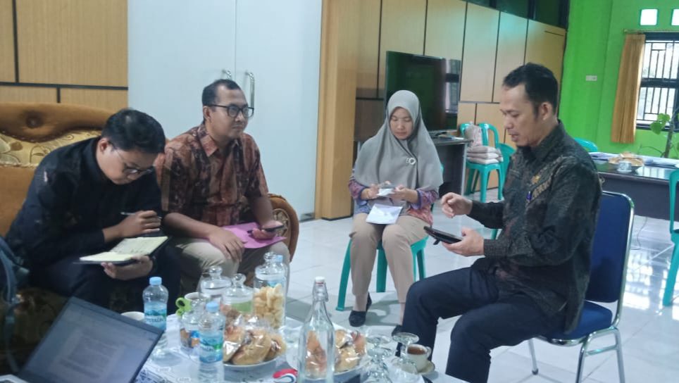 Ombudsman Babel Monitoring Layanan Surat Tanda Daftar Budidaya di Kabupaten Bangka 2 Ombudsman Babel melakukan pemantauan terhadap layanan Surat Tanda Daftar Budidaya (STD-B) di Kabupaten Bangka. Sumber foto: Ombudsman Babel.