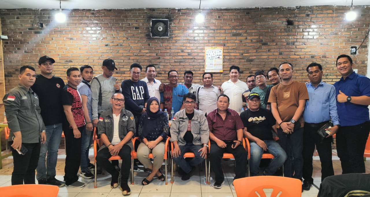 Rakorsus PJS Sumut Bahas Tiga Agenda 2 Caption: Rakorsus DPD PJS Sumut yang dihadiri Ketum DPP PJS Mahmud Marhaba serta seluruh Pengurus DPC PJS se Sumut, Sabtu (11/01/2024) bertempat di Coffe Boy Kota Medan.