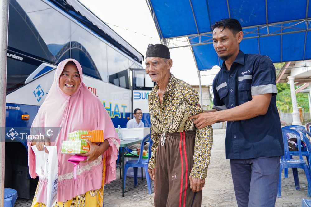 Mobil Sehat PT Timah Beri Pelayanan Kesehatan Gratis untuk Masyarakat Terpencil 2 Sumber foto: timah.com