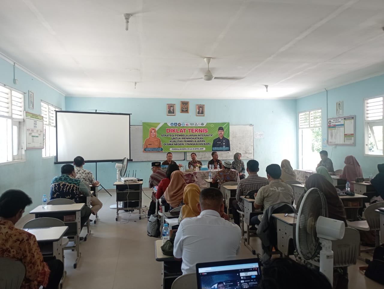 SMAN 1 Pangkalan Baru Gelar Diklat Strategi Pembelajaran Interaktif 2 SMAN 1 Pangkalan Baru menggelar Diklat Teknis Strategi Pembelajaran Interaktif selama tiga hari, 23–25 April 2025. Foto: istimewa.
