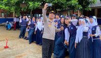 Begitu Akrab, Kapolres Bangka Selatan Jadi Idola Baru di SMPN 1 Toboali! 4 Compress 20250805 073520 0390