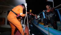 SAR Gabungan Evakuasi Nelayan Alami Mati Mesin di Perairan Air Anyir 7 IMG 20250828 WA0002