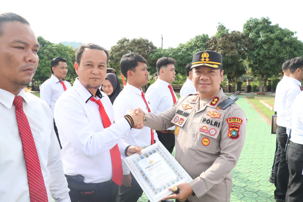 Polres Bangka Selatan Beri Penghargaan untuk Personel Berprestasi 1 IMG 20251111 WA0017