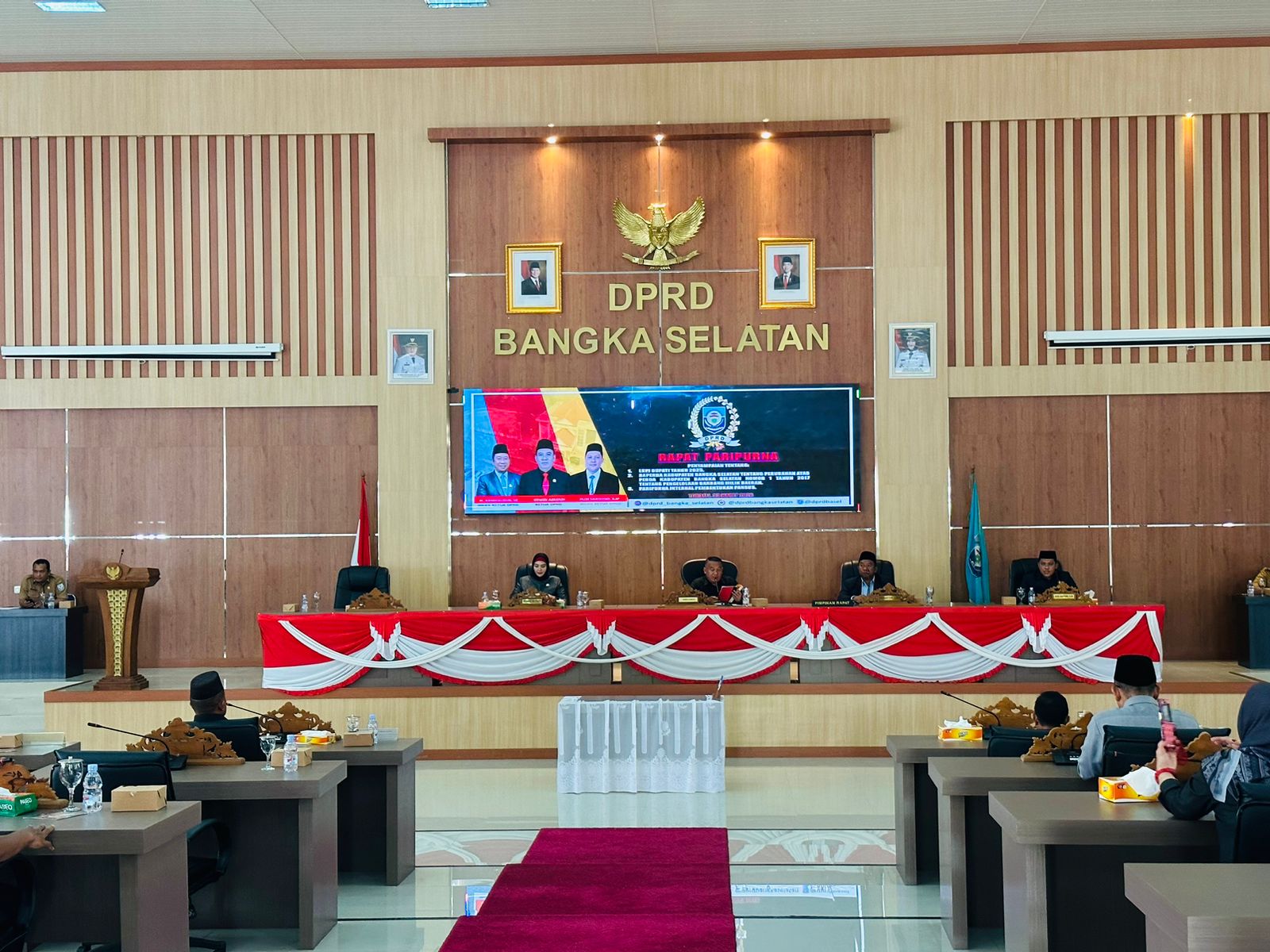 Wabup Debby Sampaikan LKPJ 2025 dan Raperda Pengelolaan Aset dalam Paripurna DPRD 1 bahana17