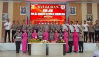 HUT Polwan ke-78, Kapolres Bangka Selatan Beri Kado dan Doa Spesial 5 Foto bersama jajaran Polres Bangka Selatan dalam acara Syukuran HUT ke-78 Polisi Wanita Republik Indonesia bertema "One Police Woman, Extraordinary Impact", Selasa (1/9/2026). Tampak Kapolres AKBP Agus Arif Wijayanto bersama Pejabat Utama, personel Polwan, dan pengurus Bhayangkari Cabang Bangka Selatan berpose bersama usai acara. (Foto: Istimewa).