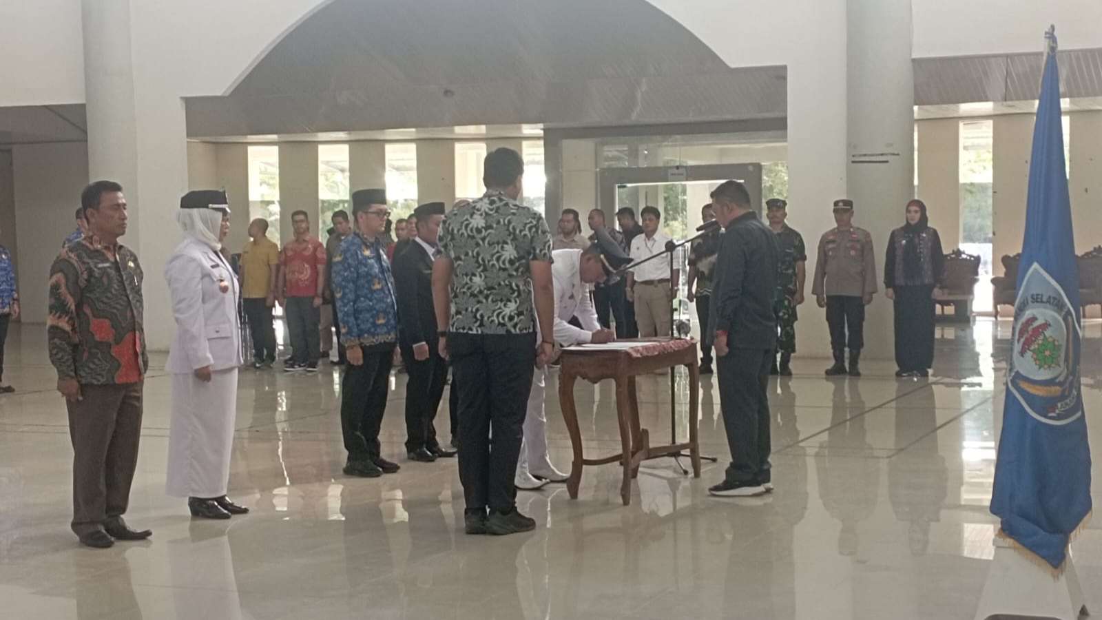 Bupati Bangka Selatan Lantik dan Kukuhkan 114 ASN, Tegaskan Jabatan Bukan Sekadar Seremonial 1 Compress 20261003 211143 3866