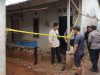 Garis polisi dipasang di rumah kontrakan tempat seorang pria tewas ditembak di Toboali, Bangka Selatan, Rabu (28/10/2026). (Foto: Istimewa)